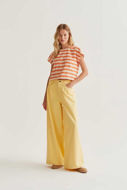 Pantaloni ampi