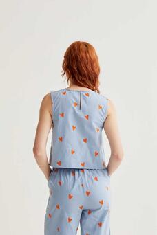 Top con cuori ricamati