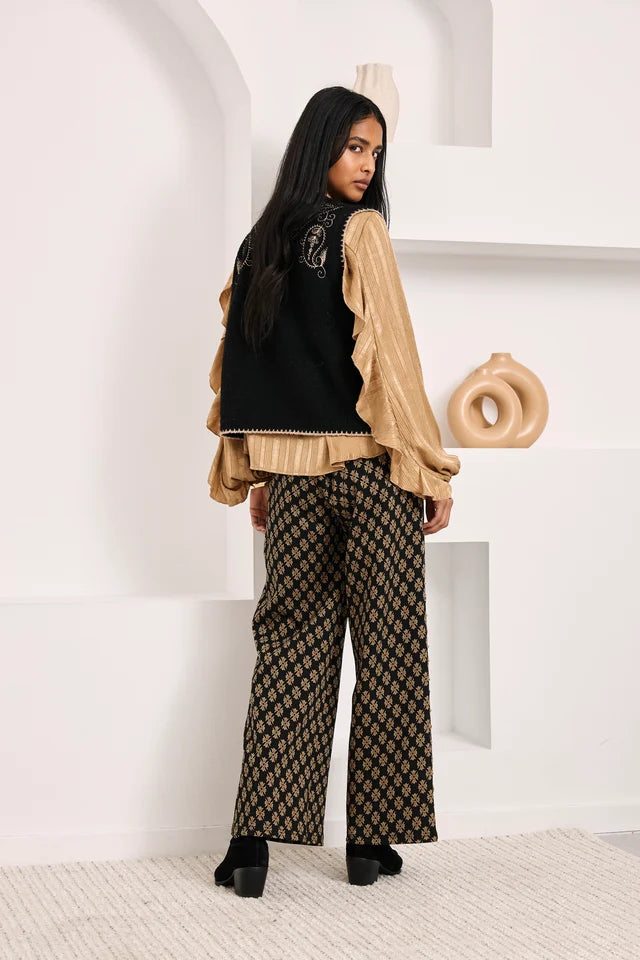Gilet con bottoni gioiello e motivo paisley