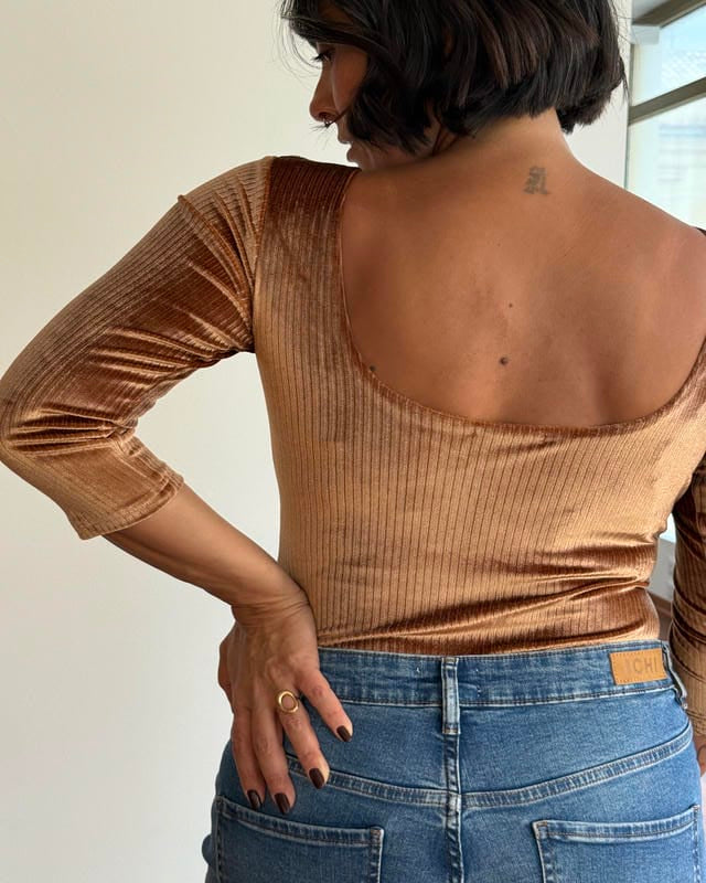 body con scollo dietro
