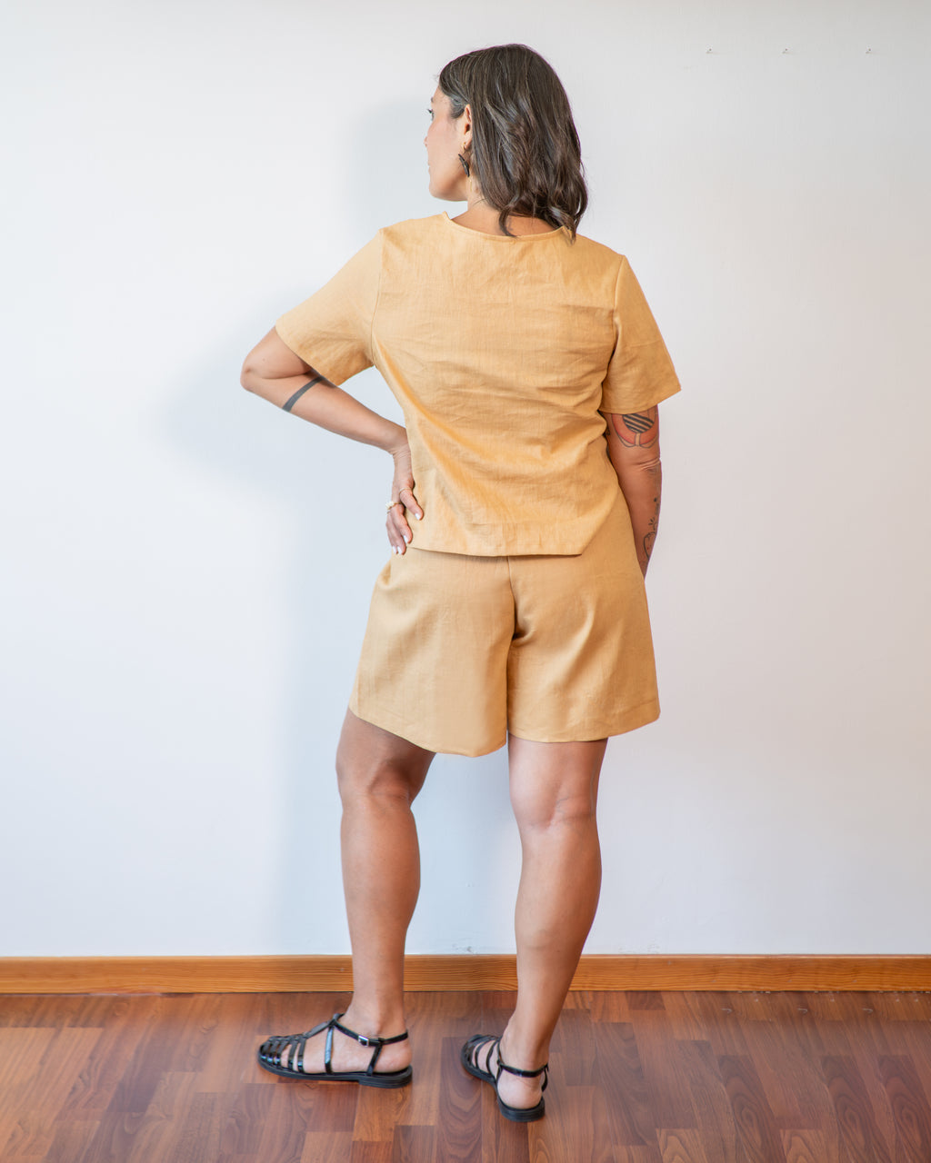PREORDINE.Shorts in lino