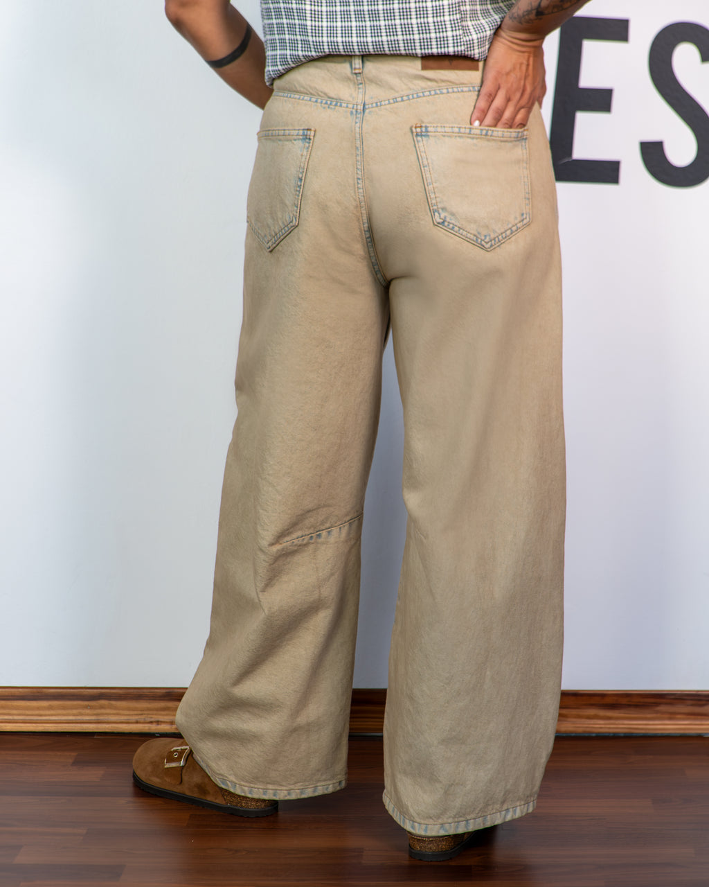 Jeans barrel sabbiato