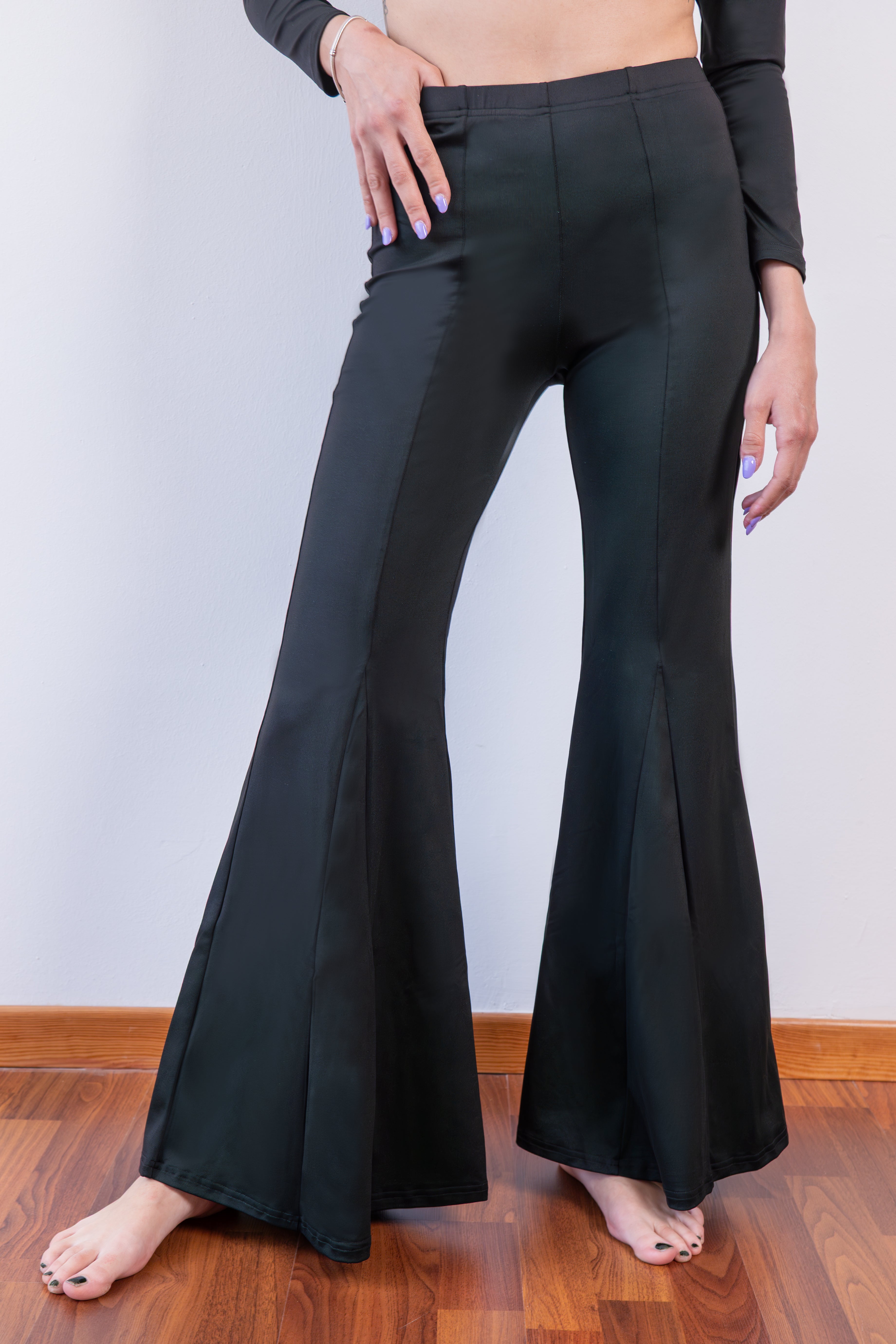 LINEA FITNESS. Pantalone flare