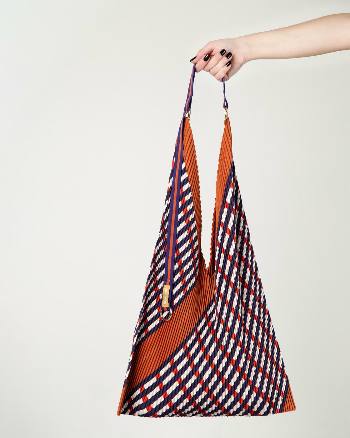 Y bag in raso plissettato