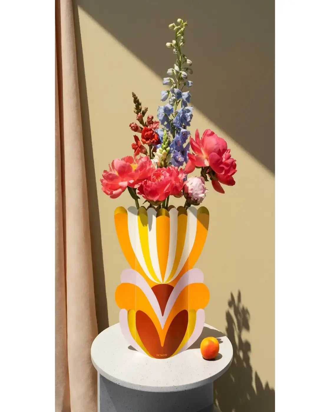 Vaso di carta fiore